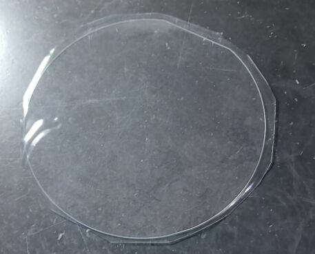 बोरोफ्लोट 33 ग्लास वेफर्स को चरम थर्मल स्थिरता, असाधारण रासायनिक प्रतिरोध और अति-उच्च ऑप्टिकल स्पष्टता के लिए डिज़ाइन किया गया है।