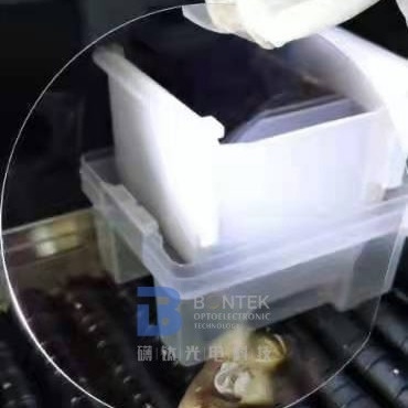 अनुकूलित डोपिंग प्रतिशत LiNbO3 वेफर MgO Er Fe Doped Optical या SAW ग्रेड